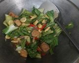 Foto langkah ke 3 dari resep Tumis pokcoy tahu.