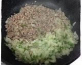 A picture of step 3 of Eggplant and Ground Pork Curry.