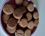 Foto del paso 2 de la receta: Alfajores de chocolate🍫 relleno de dulce de leche 🍯