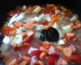 A picture of step 3 of Tomato and carrot soup.