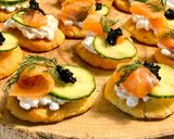 Foto del paso 4 de la receta: Mini canapés noruegos