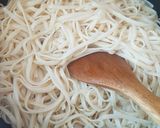 Foto del paso 11 de la receta Tallarines fritos con gambas en salsa de soja