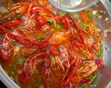Foto del paso 4 de la receta: Cangrejo de río en salsa de vermut blanco de Reus