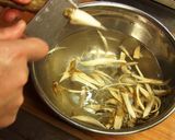 A picture of step 3 of Steamed Chicken Rice.
