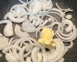 Foto del paso 3 de la receta: Cebolla caramelizada casera con margarina y sin azúcar