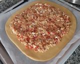 Foto del paso 6 de la receta Empanada de atún, piquillos y huevo duro