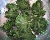 Foto del paso 1 de la receta: - 𝑪𝒉𝒊𝒑𝒔 𝒅𝒆 𝑲𝒂𝒍𝒆 - 🥬🤗👌