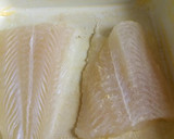 Foto del paso 3 de la receta: Filetes de panga al horno en salsa de queso y crema