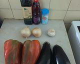 Foto del paso 1 de la receta: Filetes de pollo marinados acompañados de escalivada y patatas al horno con tomillo y limón