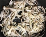 Foto del paso 2 de la receta: Salsa de hongos para bistec
