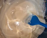 Foto del paso 2 de la receta Bizcocho de chocolate blanco con cobertura de Milka