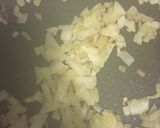 Foto del paso 2 de la receta Lasaña crujiente de pollo asado, bechamel de piquillos y salsa de dátiles al vino