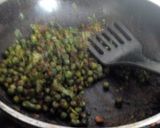 A picture of step 2 of Matar kachori.
