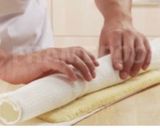 Foto del paso 5 de la receta: Brazo gitano de nata y fresa