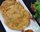 A picture of step 3 of Leek Pooris.