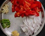 A picture of step 2 of Makhani macaroni.