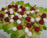Foto del paso 3 de la receta: Ensalada de aguacate y frambuesa