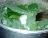 Foto langkah ke 1 dari resep Oseng daun singkong saos tiram pedas.