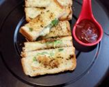 চীজ চিলি গার্লিক ব্রেড স্টিক (cheese chilli garlic bread steak recipe in Bengali) রেসিপির ধাপ 3 ছবি