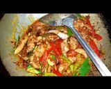 รูปขั้นตอนการทำที่ 2 ของ ผัดเผ็ดปลากระเบน