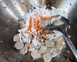 Foto langkah ke 3 dari resep Mie Goreng Burung Dara.