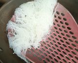 Foto langkah ke 1 dari resep Bihun Siram Saus Paprika.