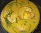 Foto langkah ke 3 dari resep Telur Masak Lemak Cili Api.