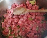 Φωτογραφία βήματος 1 της συνταγής Βοδινό stew με σπανάκι και κοφτό μακαρονάκι