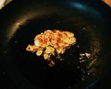 Foto langkah ke 4 dari resep Spaghetti Aglio Olio Salmon.