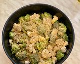 A picture of step 5 of Ленивая тушёная брокколи + цветная капуста.