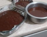 A picture of step 1 of Double Chocolate fudge bear cake.