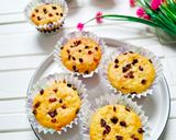 Foto langkah ke 6 dari resep Muffin Pisang Topping Cranberry.