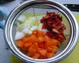 A picture of step 3 of Tomato Stew with Pork Filet and Beans.