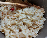 Foto del paso 6 de la receta: Corbatas con pollo en salsa de jitomate