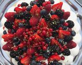 Une image de l'étape 7 de Pavlova aux Fruits rouges.