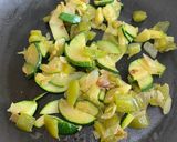 Foto del paso 5 de la receta Noodles de arroz con verduras 🍚