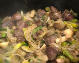 Foto del paso 4 de la receta: Cobbler de carne y cerveza