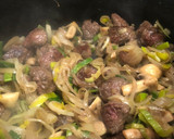Foto del paso 4 de la receta: Cobbler de carne y cerveza