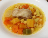 Foto del paso 3 de la receta: Cocido ligero de garbanzos verduras y conejo