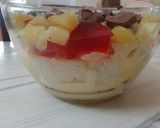A picture of step 6 of Pineapple Trifle bowl.