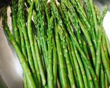 A picture of step 3 of Quick Garlic Asparagus.