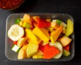 Foto langkah ke 4 dari resep Rujak Buah Bumbu Kacang.