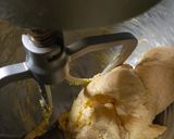 Foto langkah ke 4 dari resep Donat Tepung Protein Sedang.