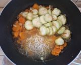 Foto langkah ke 5 dari resep Sup Bihun Oyong.