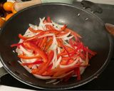 Foto del paso 3 de la receta: Stir-fry de ternera con bambú y pimientos