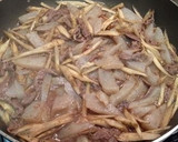 A picture of step 4 of Simmered Beef and Burdock Root with Konnyaku.