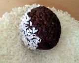 A picture of step 6 of Vickys Coco-Choco Quinoa Bites, GF DF EF SF NF.