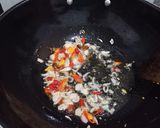 Foto langkah ke 4 dari resep 056. Tumis daun singkong terasi.