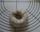 A picture of step 4 of Black Tea Bagels with Cranberry and Cream Cheese.