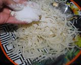A picture of step 4 of Crispy-colourful fried onions (Persian piaz dagh).